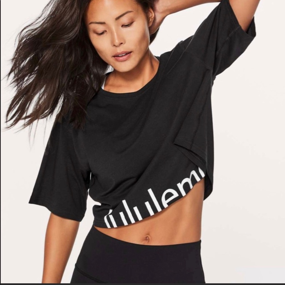 Lululemon Cortes Expression Crop Tee, black